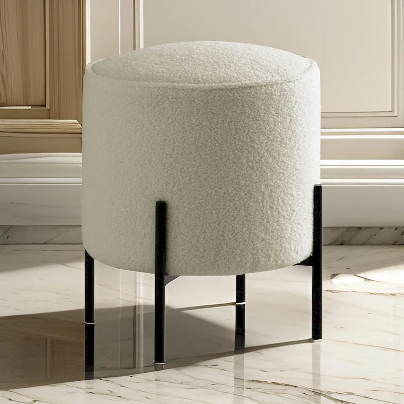 Puf otomano moderno de espuma de 45,72 cm, piel sintética de oveja beige, patas de metal negro mate