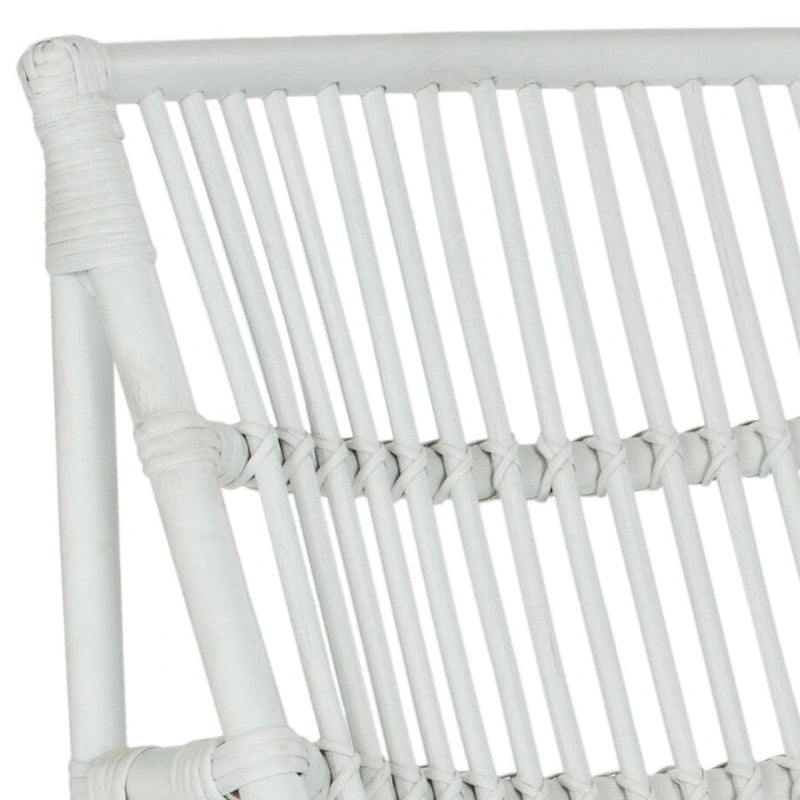 Sillón y otomana de mimbre Jacquelynn White - 22 x 30.5 x 32 - 22 An. x 30 Pr. x 31 Al.