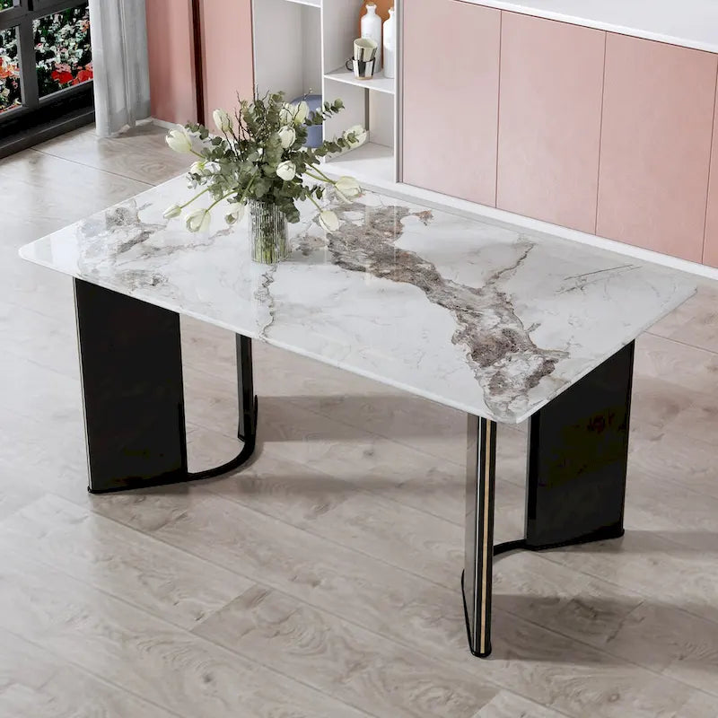 Mesa de comedor rectangular con 4 sillas