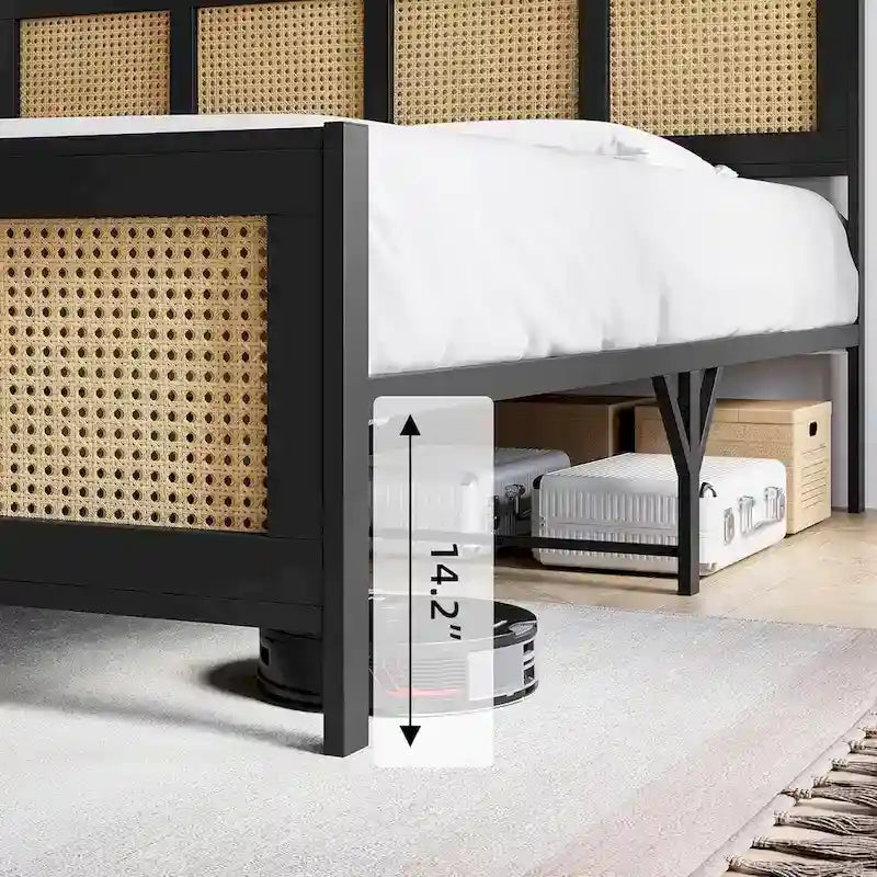 Estructura de cama de ratán con cabecero